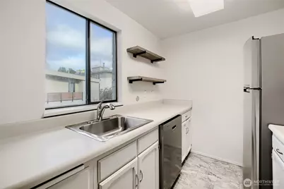 610 Aloha Street #404, Seattle, WA 98109 - Photo 35