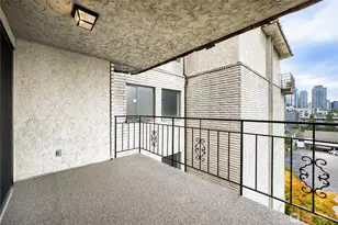 610 Aloha St, Seattle, WA 98109 - Photo 25