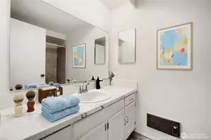610 Aloha St, Seattle, WA 98109 - Photo 9
