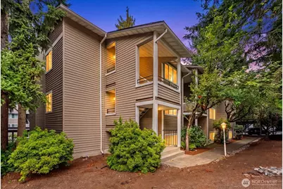 10009 NE 120th Lane #B301, Kirkland, WA 98034 - Photo 1