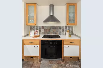 8015 42nd Avenue NE, Seattle, WA 98115 - Photo 11