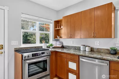 7014 Brooklyn Avenue NE, Seattle, WA 98115 - Photo 11