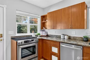 7014 Brooklyn Ave NE, Seattle, WA 98115 - Photo 11