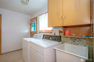 520 S 94th St, Tacoma, WA 98444 - Photo 25