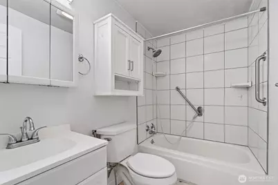 16424 126th Place SE, Renton, WA 98058 - Photo 23
