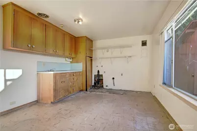 9037 38th Avenue SW, Seattle, WA 98126 - Photo 23