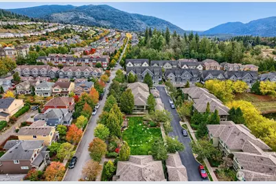 1905 24th Avenue NE #103, Issaquah, WA 98029 - Photo 33