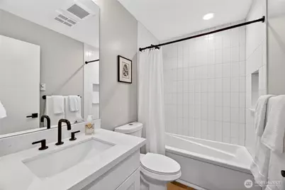 6320 41st Avenue SW #B, Seattle, WA 98136 - Photo 17