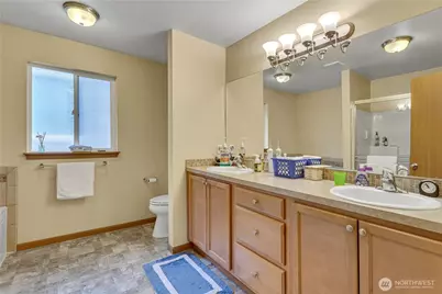 12225 50th Avenue S, Tukwila, WA 98178 - Photo 13