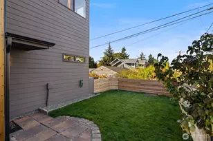 5027 SW Waite St, Seattle, WA 98116 - Photo 3