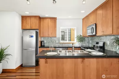 4331 9th Avenue NE #C, Seattle, WA 98105 - Photo 5