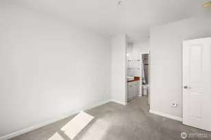 4343 Roosevelt Way NE, Seattle, WA 98105 - Photo 9