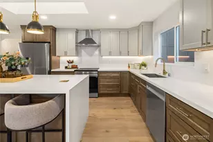 10045 38th Ave NE, Seattle, WA 98125 - Photo 13