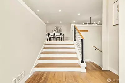 609 109th Avenue SE, Bellevue, WA 98004 - Photo 3