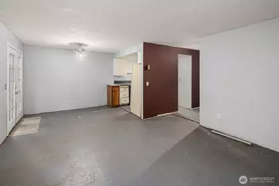 6107 Kenwood Drive, Everett, WA 98203 - Photo 13
