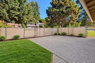 8916 NE 141st St, Kirkland, WA 98034 - Photo 19