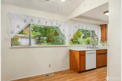 5653 125th Avenue SE, Bellevue, WA 98006 - Photo 13
