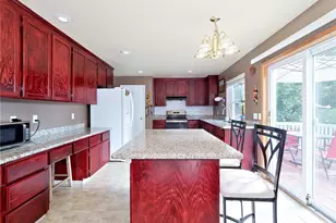 1921 SW 331st Pl, Federal Way, WA 98023 - Photo 5