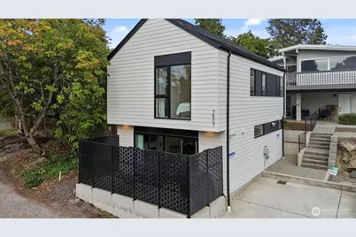 7507 Latona Avenue NE, Seattle, WA 98115 - Photo 1