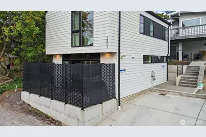 7507 Latona Avenue NE, Seattle, WA 98115 - Photo 3