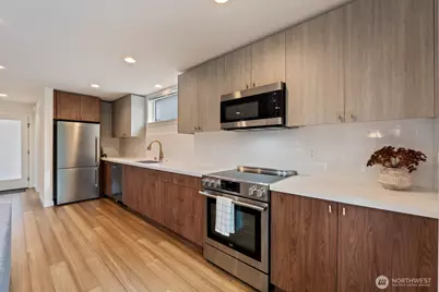 7507 Latona Avenue NE, Seattle, WA 98115 - Photo 13