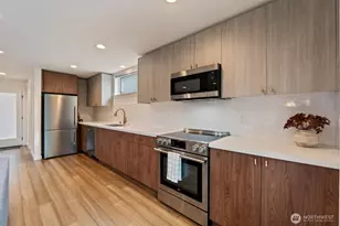 7507 Latona Ave NE, Seattle, WA 98115 - Photo 13