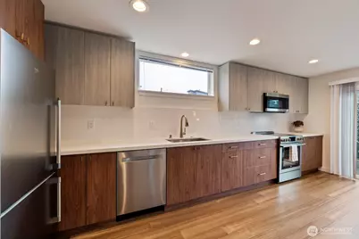 7507 Latona Avenue NE, Seattle, WA 98115 - Photo 11