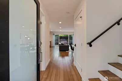 7507 Latona Avenue NE, Seattle, WA 98115 - Photo 25