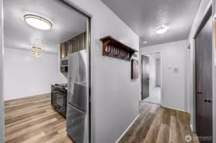 12035 32nd Ave NE, Seattle, WA 98125 - Photo 3