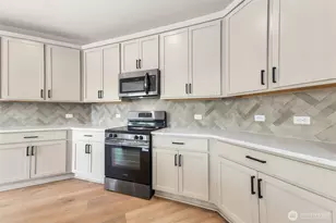 1013 126th St Ct E, Tacoma, WA 98445 - Photo 9