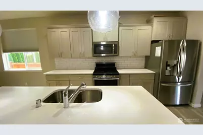 410 Buell Street SW, Orting, WA 98360 - Photo 3