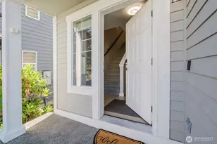 352 NE Miramar Cir, Bremerton, WA 98311 - Photo 3
