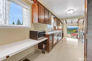8126 Woodland Ave E, Puyallup, WA 98371 - Photo 7