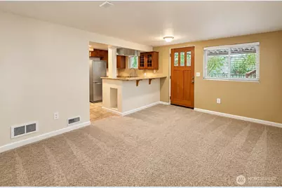 5753 40th Avenue NE, Seattle, WA 98105 - Photo 3