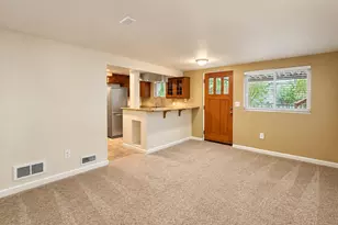 5753 40th Ave NE, Seattle, WA 98105 - Photo 3