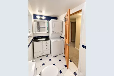5753 40th Avenue NE, Seattle, WA 98105 - Photo 9