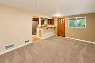 5753 40th Ave NE, Seattle, WA 98105 - Photo 5