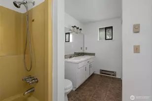 660 SW Harrier Cir, Oak Harbor, WA 98277 - Photo 37