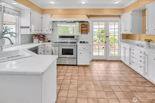 1518 4th Ave N, Seattle, WA 98109 - Photo 5