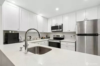 6356 138th Avenue NE #211, Redmond, WA 98052 - Photo 9
