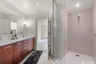 500 106th Ave NE, Bellevue, WA 98004 - Photo 17