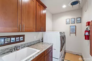 11928 Possession Ln, Edmonds, WA 98026 - Photo 23