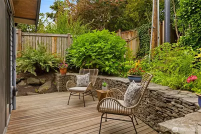 2223 39th Avenue E, Seattle, WA 98112 - Photo 15