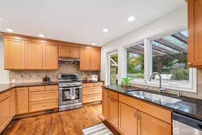 3039 NE 86th St, Seattle, WA 98115 - Photo 13