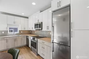 3709 S Dakota St, Seattle, WA 98118 - Photo 9