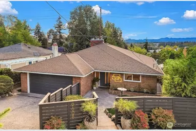 9608 5th Avenue NE, Seattle, WA 98115 - Photo 1