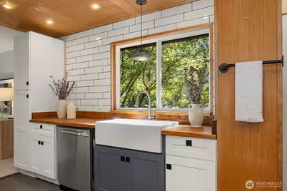17306 NE 165th Street, Woodinville, WA 98072 - Photo 19
