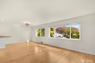 9515 Linden Ave N, Seattle, WA 98103 - Photo 13