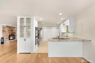 9515 Linden Ave N, Seattle, WA 98103 - Photo 11