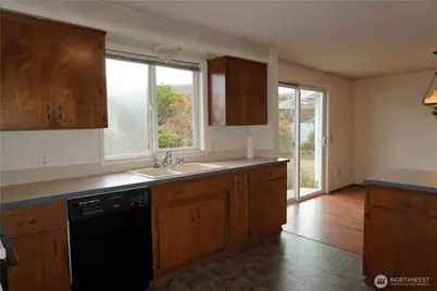 711 Christman Place, Port Angeles, WA 98362 - Photo 7